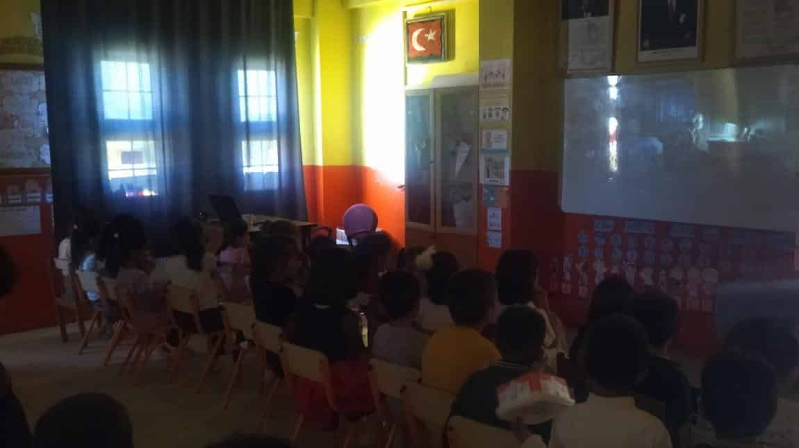 Okulumuz öğrencileri ve öğretmenleri ile yıl sonu etkinlikleri kapsamında kahvaltı ve sinema etkinlikleri yapıldı.